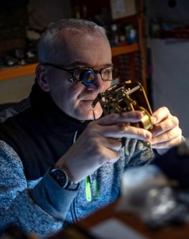 Chester Morris‑Omega Official Service Center Watchmaker